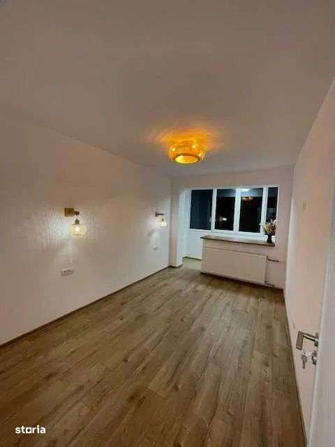 AP. 3 DRUMUL TABEREI, RENOVAT, BUCATARIE INCHISA, MOBILAT MODERN - Imagine principală: 4/8