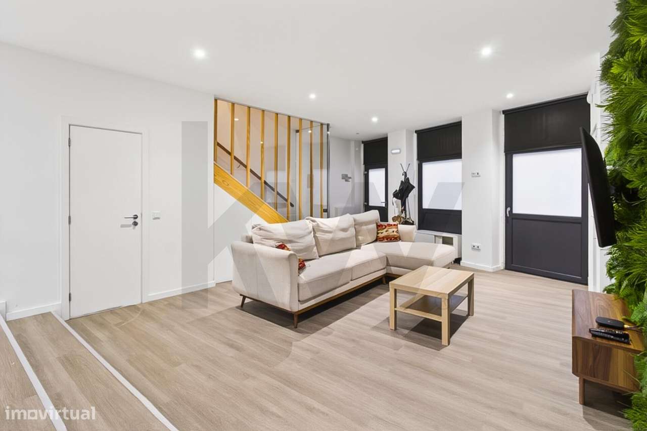 Moradia T4+1 com jardim junto à Areosa - Grande imagem: 5/27