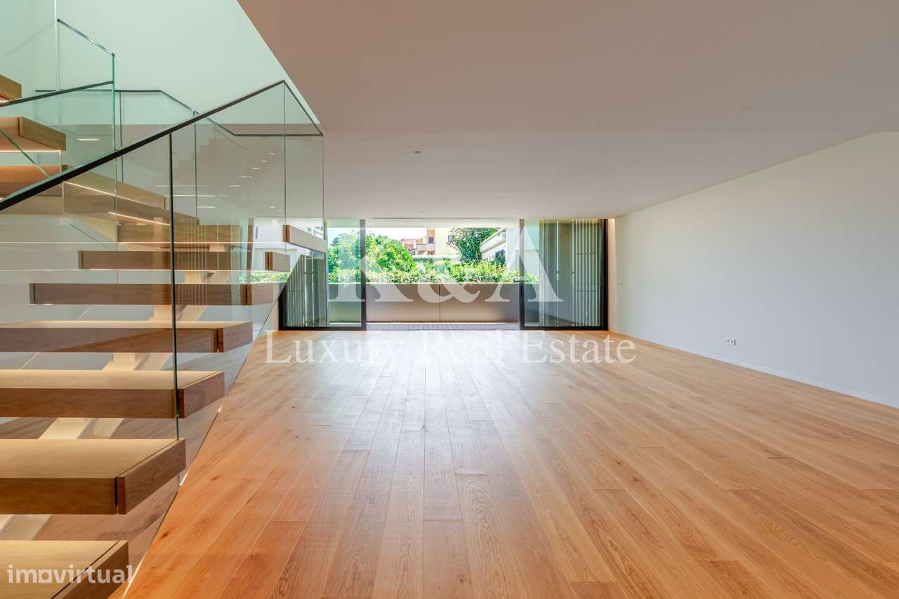Penthouse T4+1 na Foz com piscina e Vista Mar-7