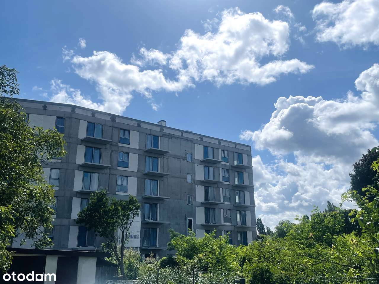 Piękny lokal z tarasem na dachu - Winogrady-9