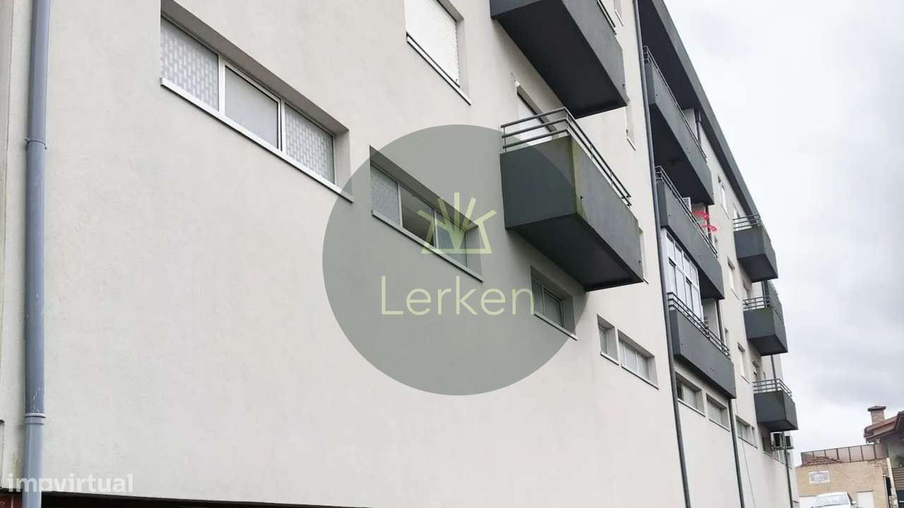 Loja com potencial de valorização e 2 frações - Grande imagem: 3/5