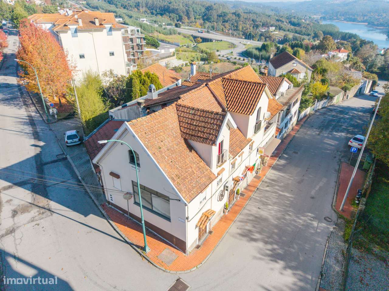 Prédio com Espaço de Restauração e 5 Apartamentos – Santa Comba Dão-17