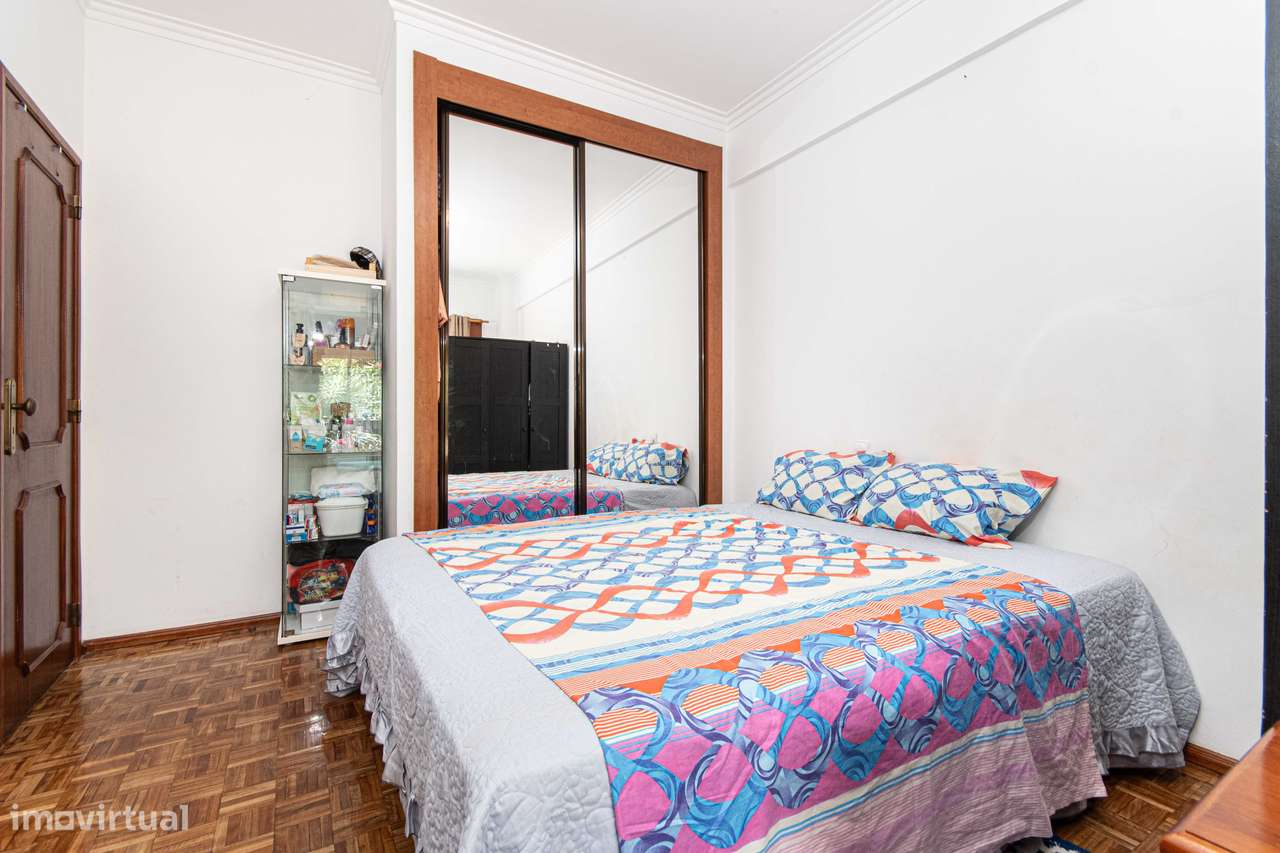 T2 com arrecadação, boas áreas, excelente localização Povoa Sta Iria-6