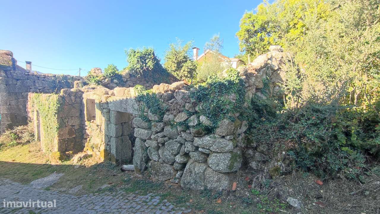Moradia para restauro em Gondoriz, Terras de Bouro - Grande imagem: 5/32