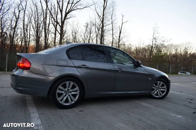 BMW Seria 3 320d - 5