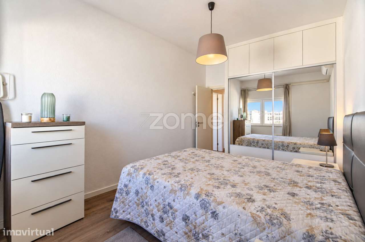 Apartamento T2 Remodelado com Excelente Luminosidade | Marvila, Lisboa-17