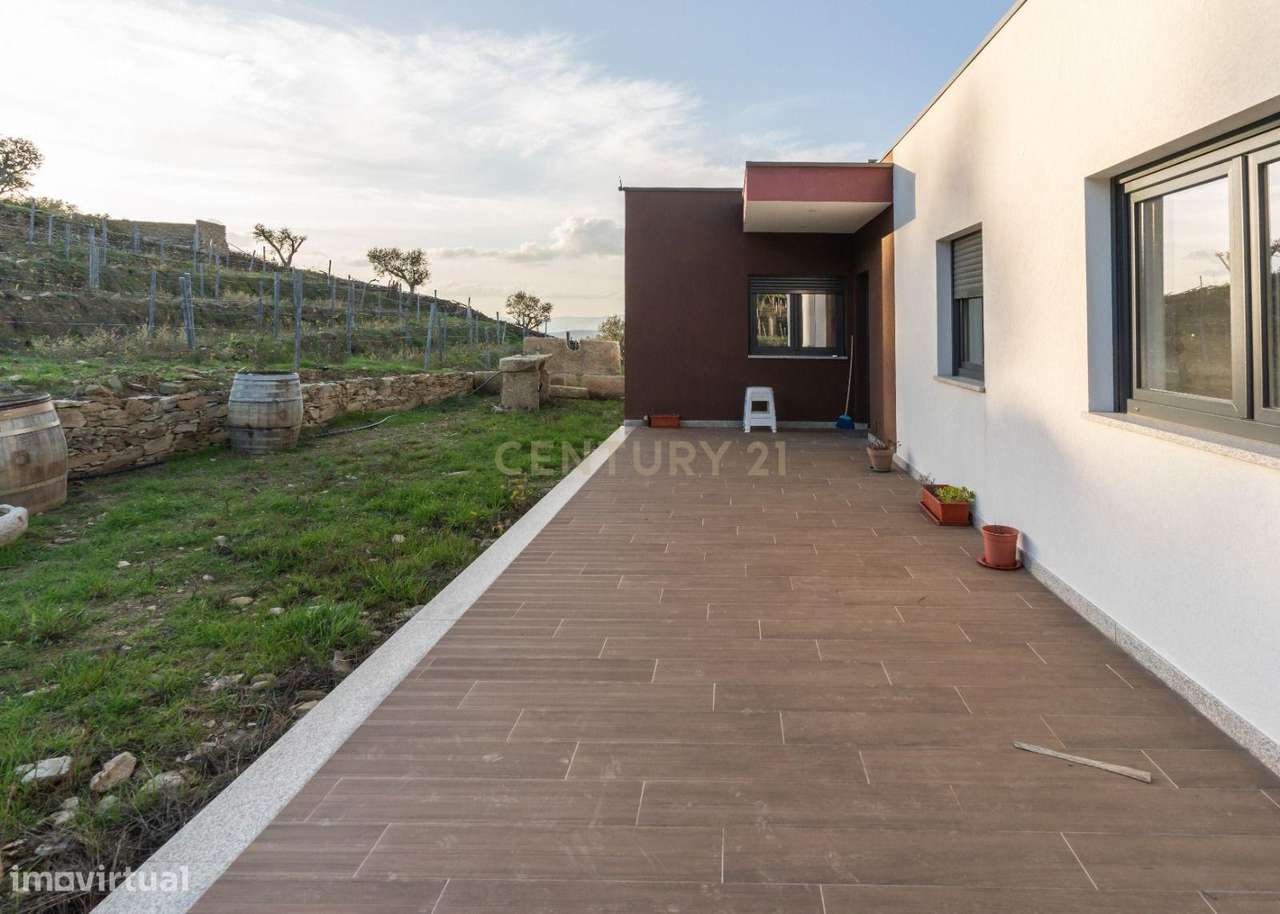 Moradia, 114 m², Barcos e Santa Leocádia-55