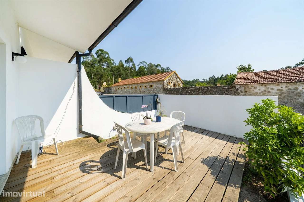 Moradia T4 com piscina nas Marinhas | Esposende-11
