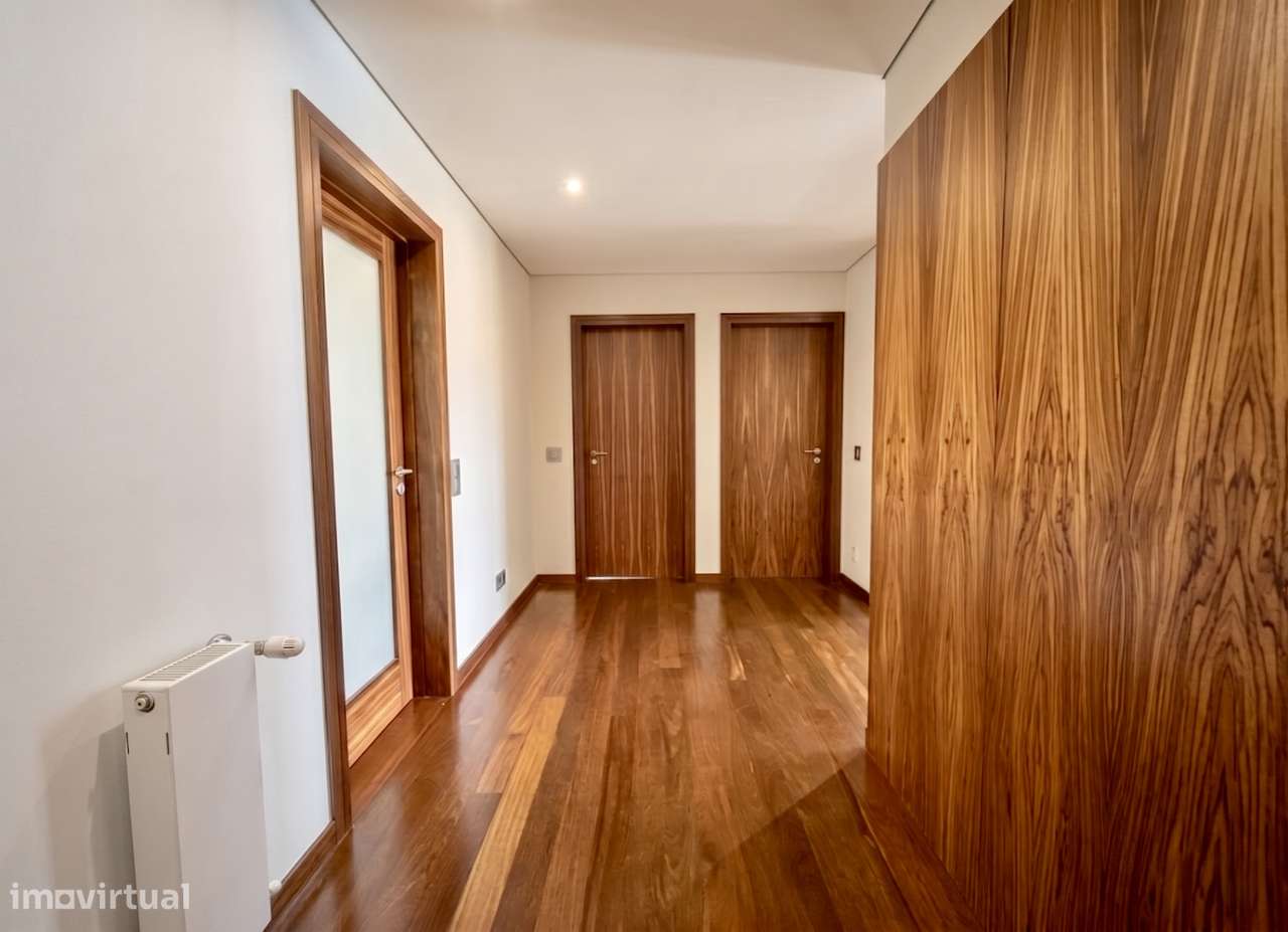 Apartamento t2 à venda na Rua do Padre Luís Cabral, 499-0