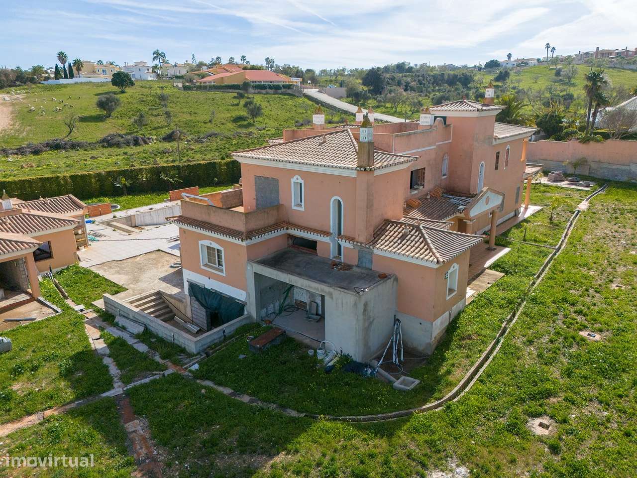 MORADIA COM EXCELENTE LOCALIZAÇÃO PARA OPORTUNIDADE DE INVESTIMENTO,EM - Grande imagem: 4/11