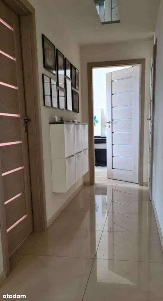 4 pokojowe, słoneczne mieszkanie z klimatyzacją i 2 balkonami - Pełny obrazek: 2/12