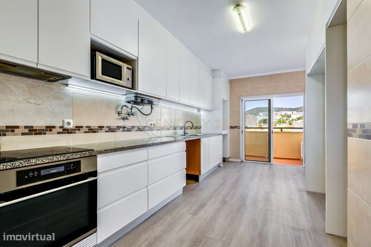 Apartamento Morderno T4 com Vista Mar, Elevador , Garagem e 166 m² em-11