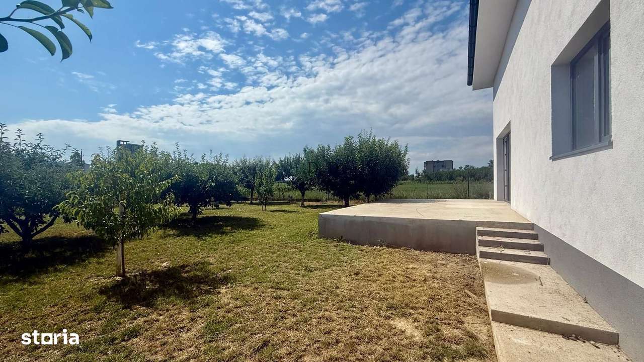 Vanzare 3 case + Teren 1400 mp – Garaj auto – zona Bonțida-5