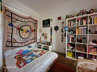 Apartamento T2 para venda com inquilino.