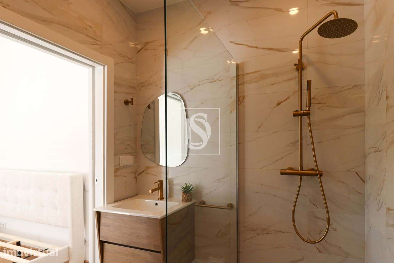 Moradia renovada  com quintal de 140m2 no centro de Lagoa-17