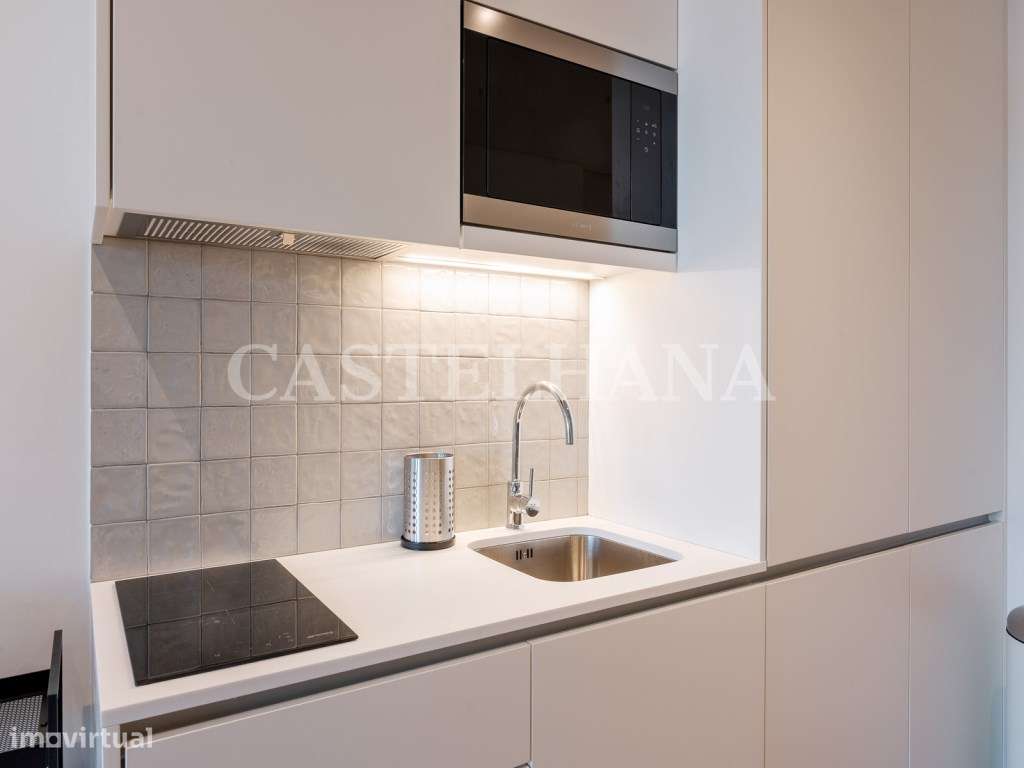 Apartamento T2 com varanda na zona histórica do Porto - Grande imagem: 5/54