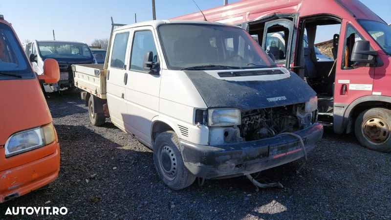 Dezmembram Volkswagen T4 Dokka, an 2001, motor 2.5 TDI - 2