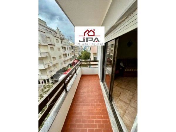 Monte Gordo, apartamento T2 em zona Central