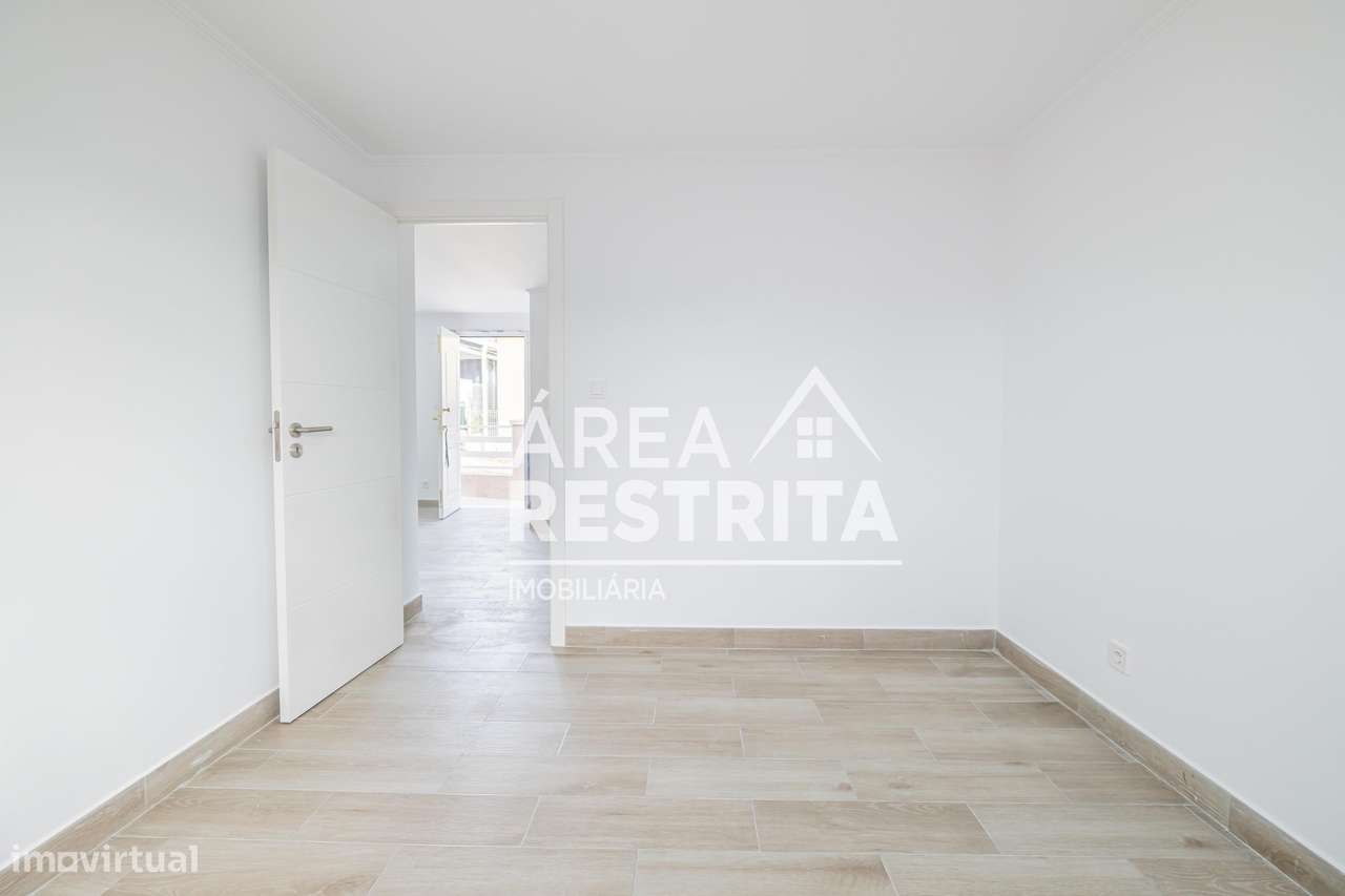 Moradia pré-fabricada nova T2 A VENDA no Parque Verde em Fernão Ferro.-8