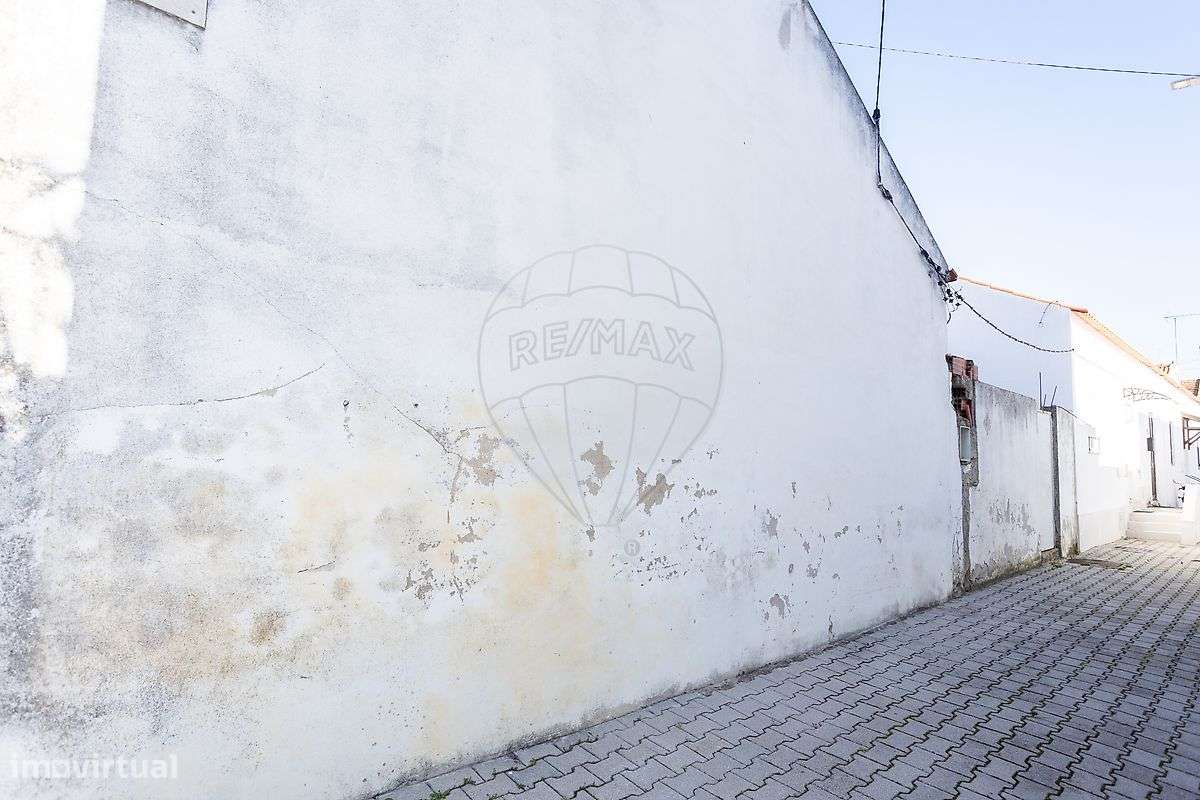 Moradia T2 para venda - Grande imagem: 2/23