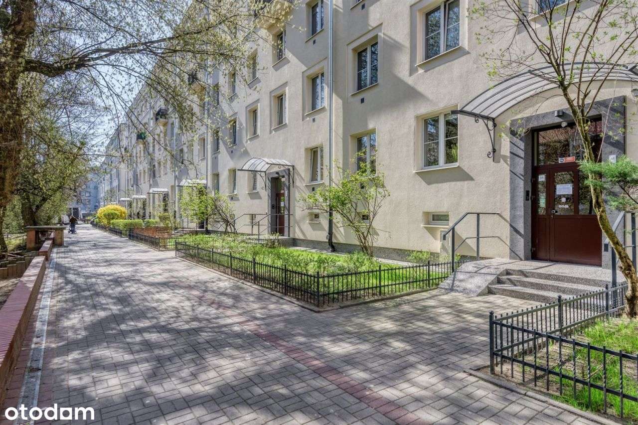 Przestronna Kawalerka na granicy Śródmieścia.-8