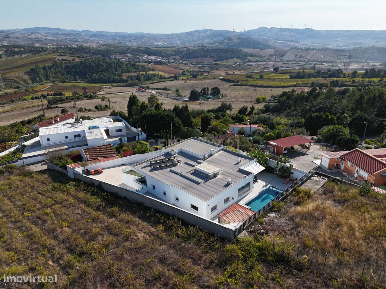 Moradia T4, em excelente estado de conservação, a 10 min de Torres Ved - Grande imagem: 4/45