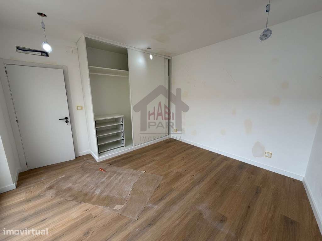 Excelente Moradia T3+1 Centro de Benavente-23