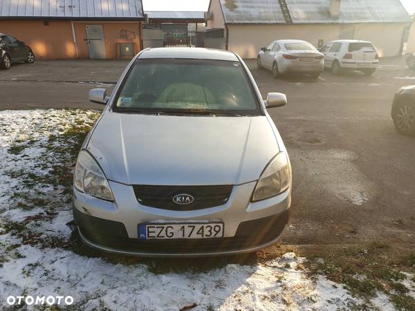 Kia Rio - 6