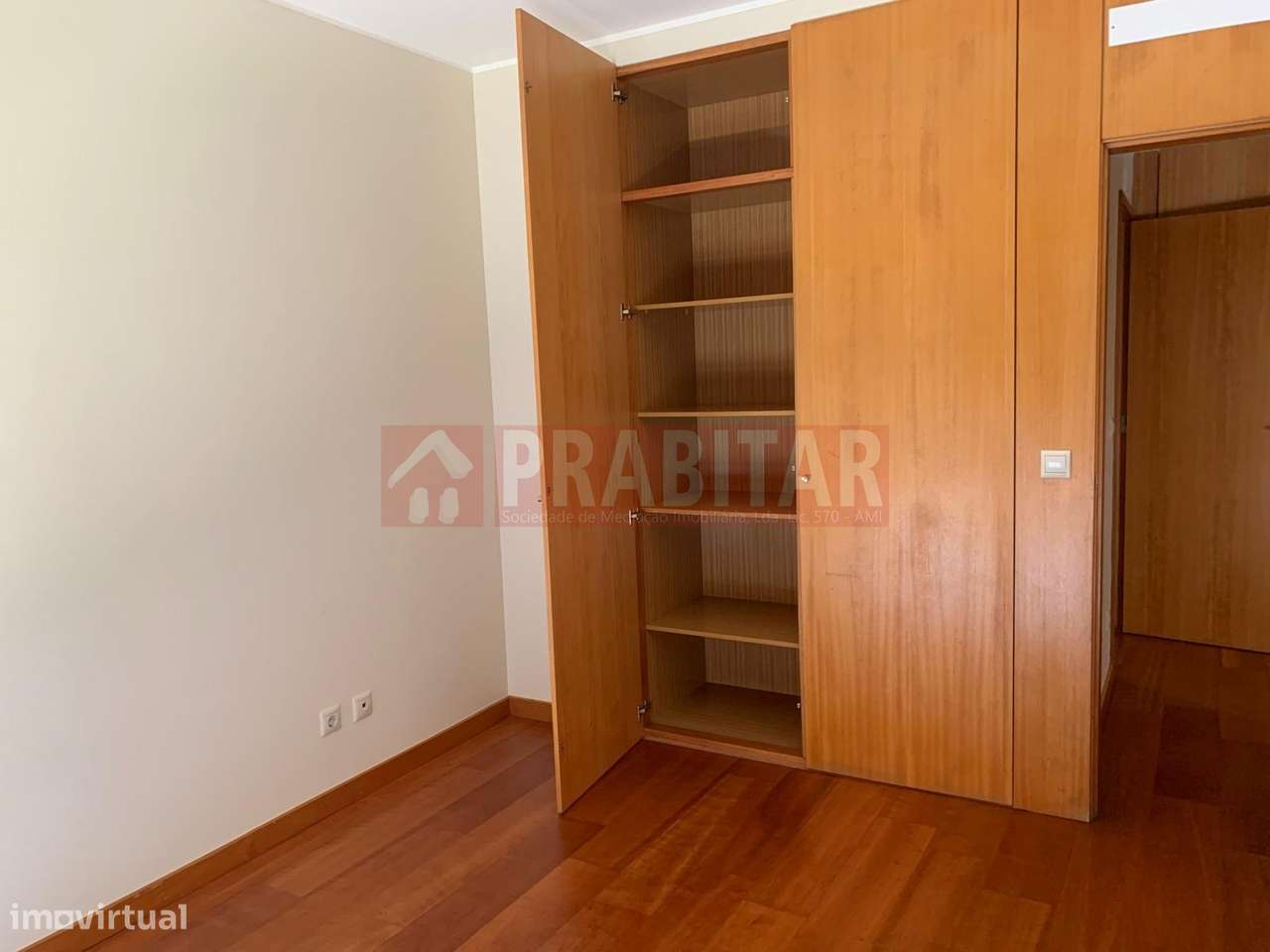 APARTAMENTO T2 NA QUINTA DA VÁRZEA EM SANTA CLARA-12
