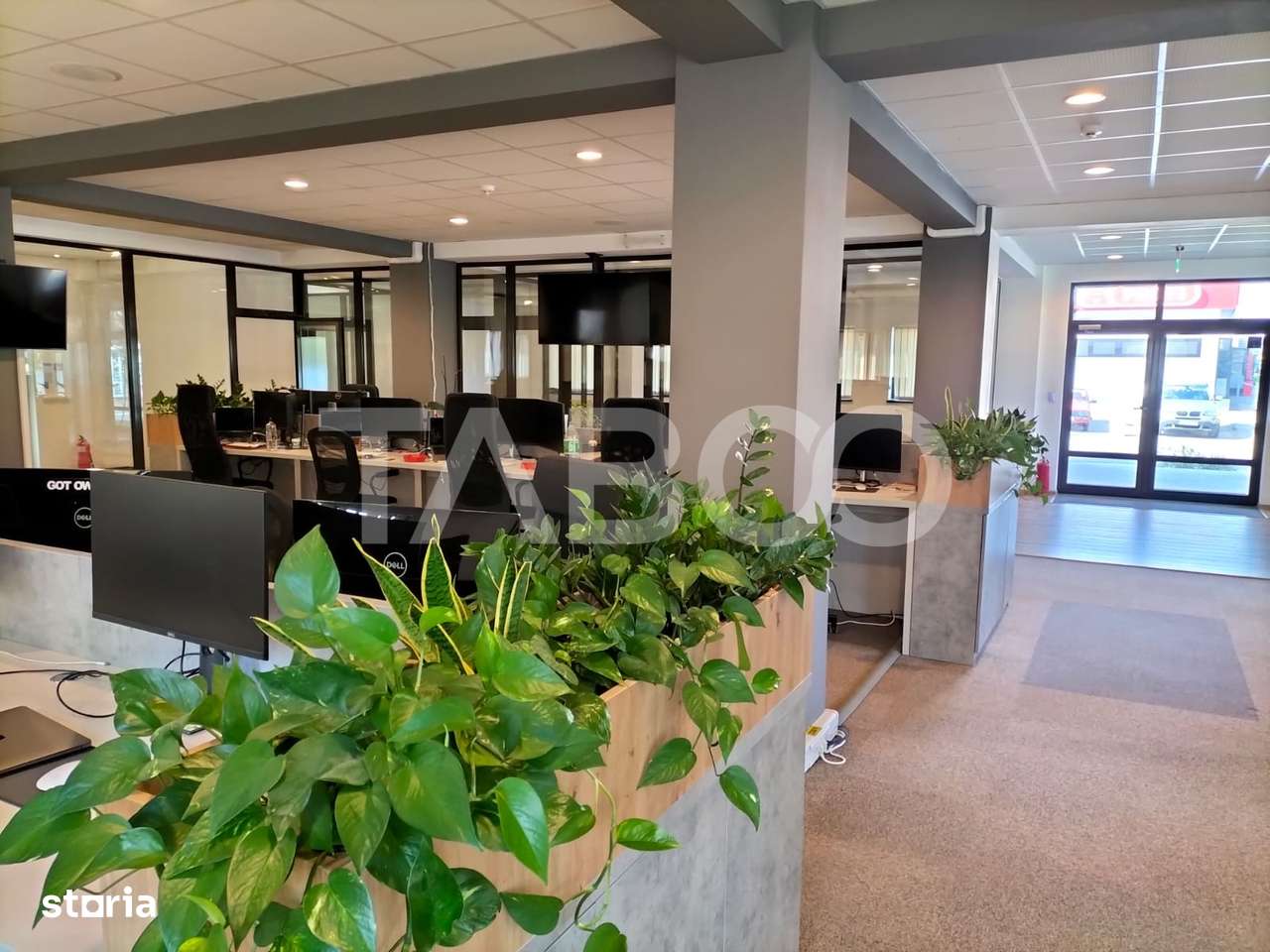 Cladire moderna cu teren 890 mp P+2E+ET spatiu comercial si birouri - Imagine principală: 4/14