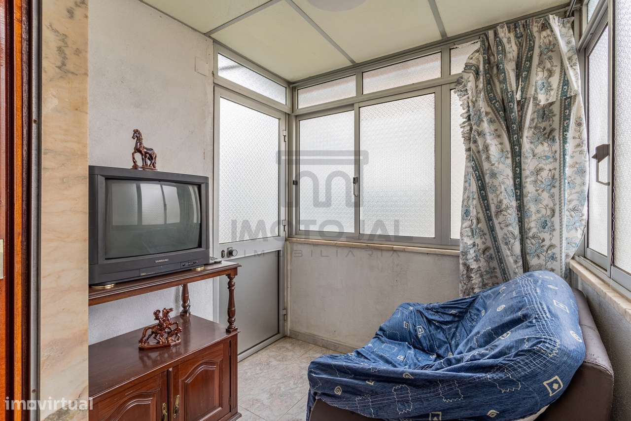 APARTAMENTO T2 (R/C) + POTENCIAL T0 INDEPENDENTE (CV) + QUINTAL-15