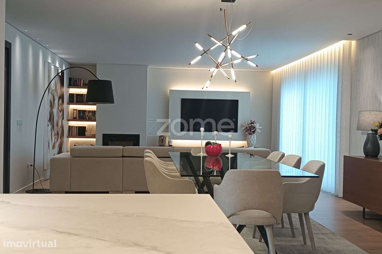 Moradia Térrea Semi- nova com piscina-5