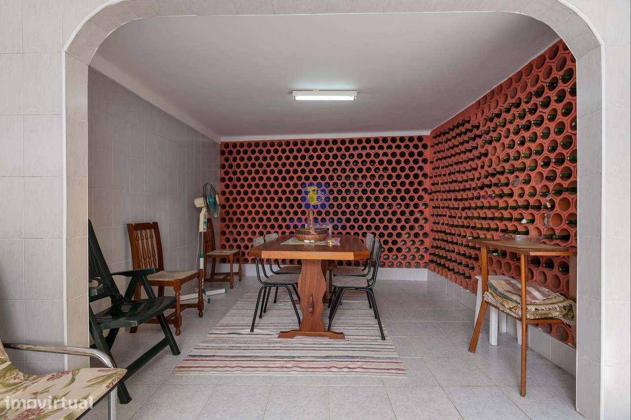 Moradia com Glamour! T4 com Garagem e Terraço no Centro de Vidais-36