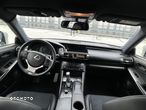 Lexus IS 300h - 5