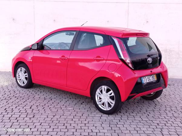 Toyota Aygo 1.0 X-Play Plus+X-Touch MM - 2