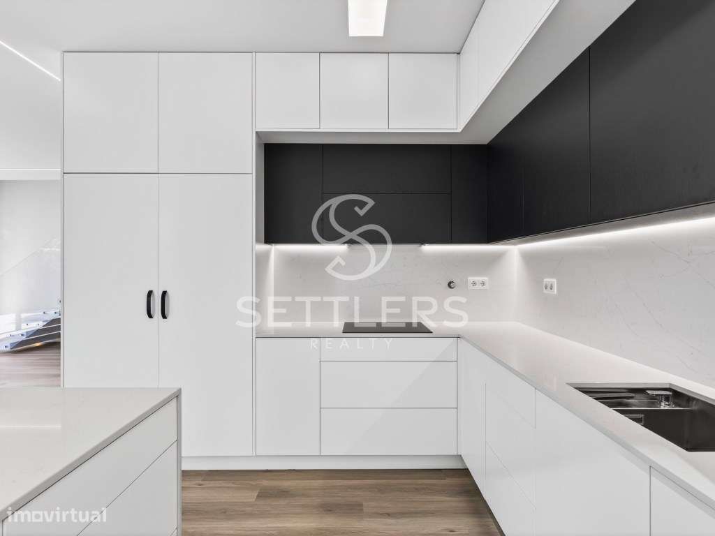 Moradia T3 + 1 isolada - Estoril - Grande imagem: 4/41