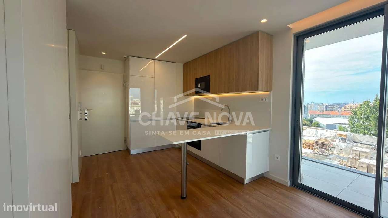 Apartamento T0 Novo c/ Terraço e Lugar de Garagem em Mafamude-4