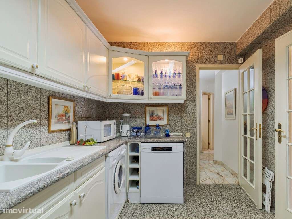 Apartamento T2+1 com Terraço Coberto e Vista para Lago e Piscina | ...-13