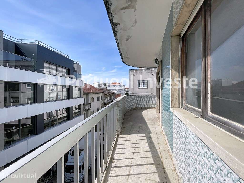Apartamento de 5 assoalhadas na rua Capitão Leitão, Almada-19