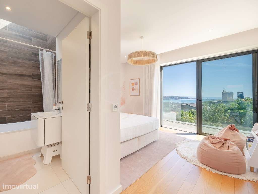 Moradia T8 c/Piscina | Queijas-34