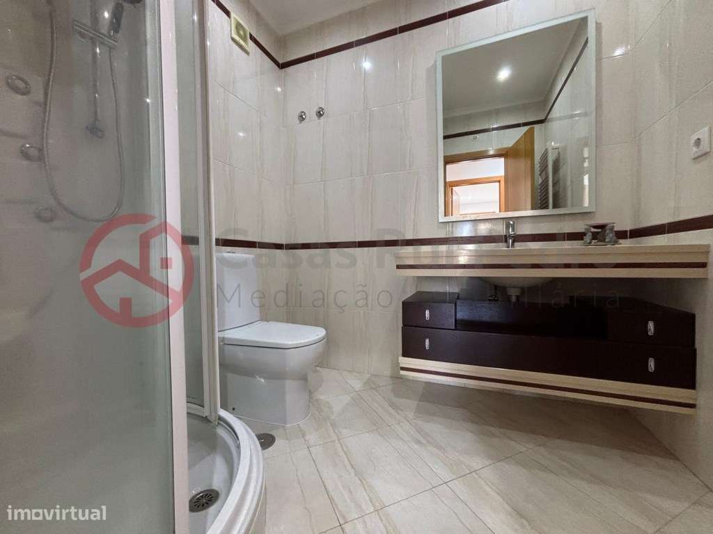 Excelente Apartamento T3, prédio com elevador, parqueamento e arrec...-23