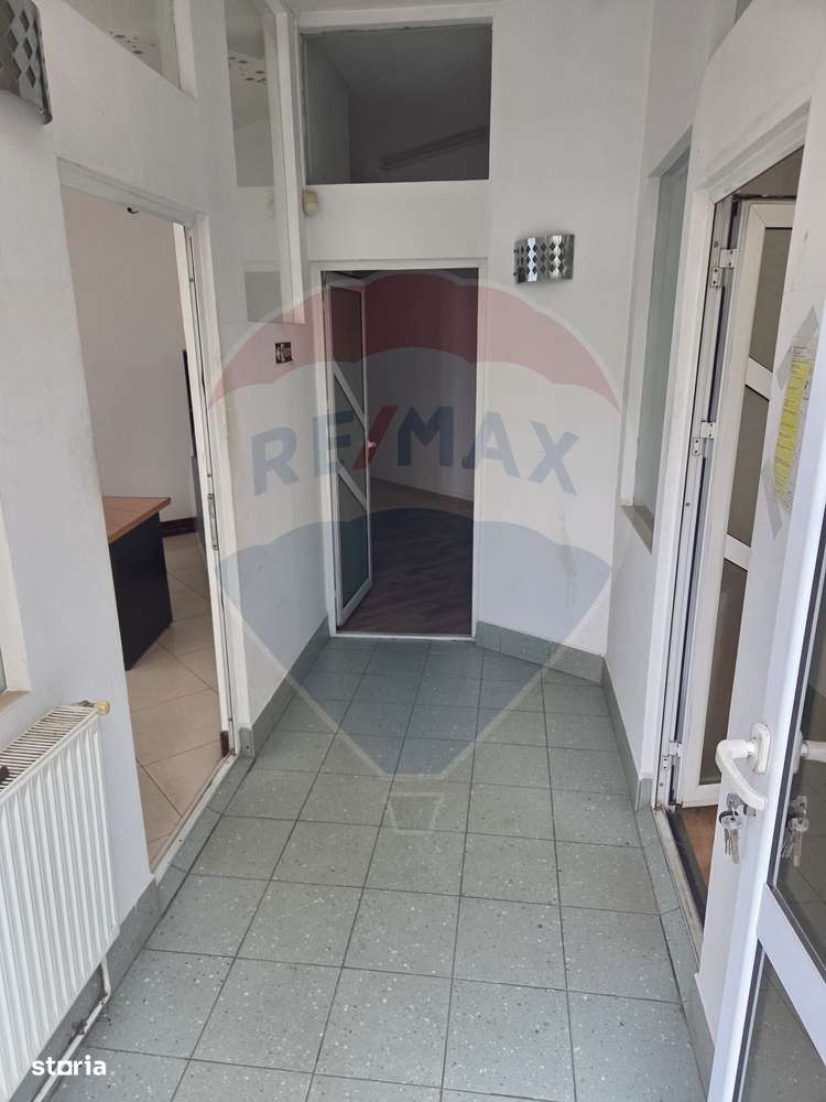 Ansamblu casa de locuit, hala productie ,spatiu de birouri si teren-10