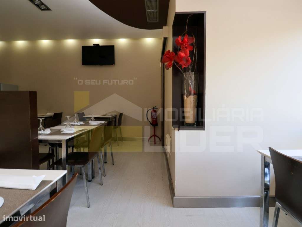 Imóvel localizado no centro de Alcabideche, situado no R/C, com arr... - Grande imagem: 5/9