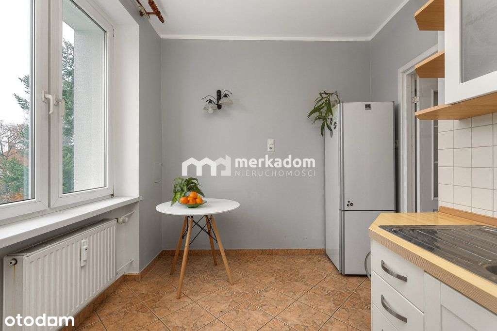 —Duża kawalerka z osobną kuchnią i balkonem— - Pełny obrazek: 3/12