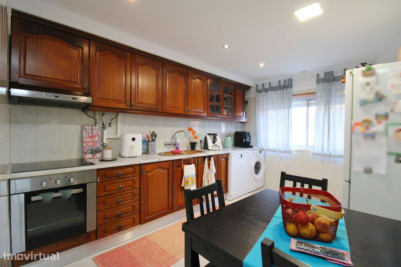 Apartamento T3 Amora -Seixal-15