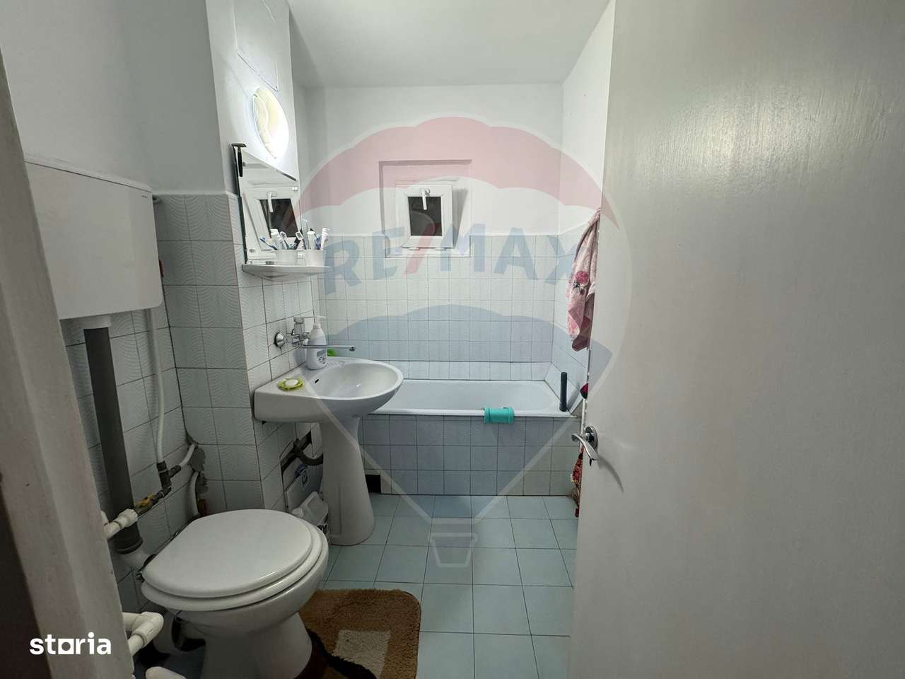 Apartament  cu 3 camere de vanzare 1 Mai-7