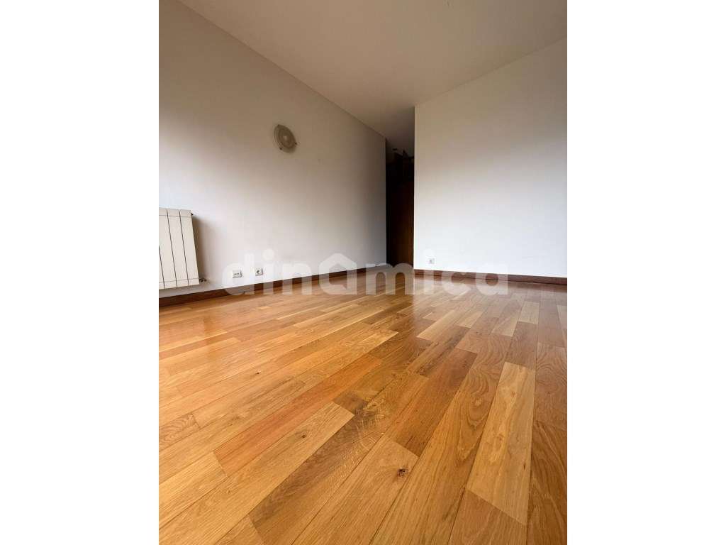 Apartamento T3+1 - Creixomil (Guimarães) - Grande imagem: 2/9