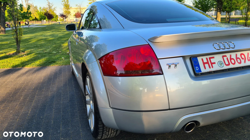 Audi TT Coupe 1.8T Quattro - 16