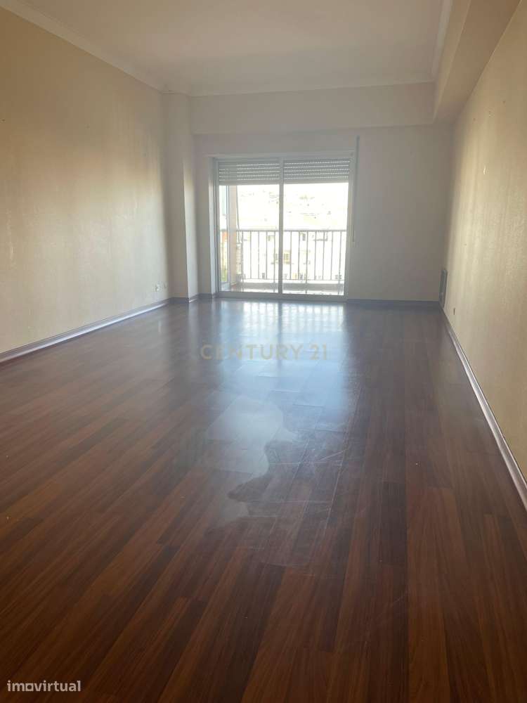 T3 Almada centro com Vista para o Rio - Grande imagem: 3/47