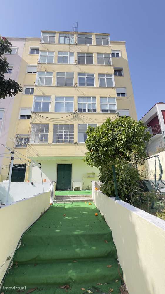 Apartamento T2 Benfica-13
